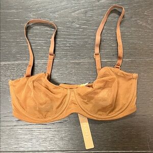 SKIMS Ultra Fine Mesh strapless with straps - bronze - 32C